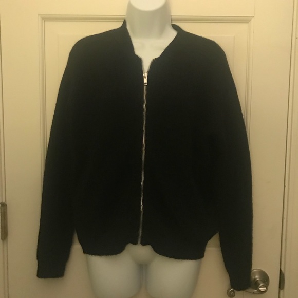 Black zip up sweater - Picture 3 of 5